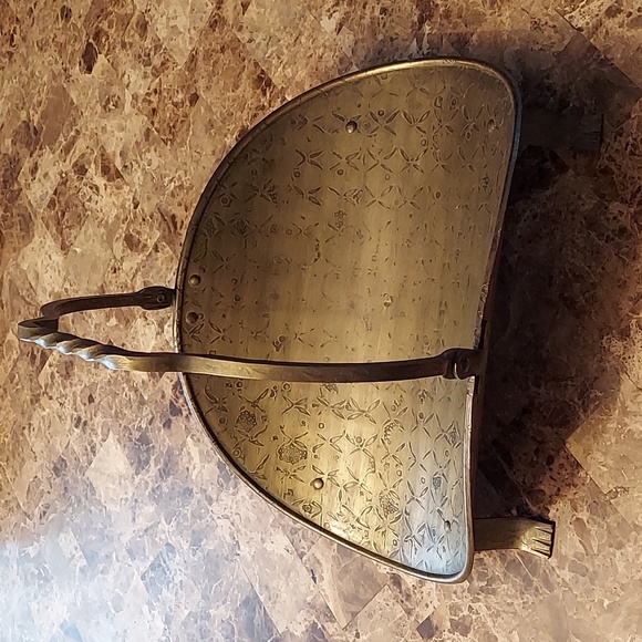 Other - Log holder, brass color